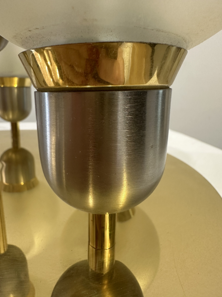 Vintage Mid Century Deckenlampe mit sechs Milchglas Kugeln auf Messingbasis ca. 1970er Jahre – Bild 5