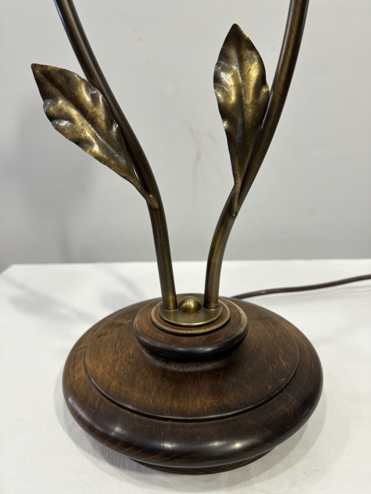 Vintage Jugendstil Tischlampe mit floralen Glasblüten und Holzfuss ca. 1980er Jahre – Bild 5