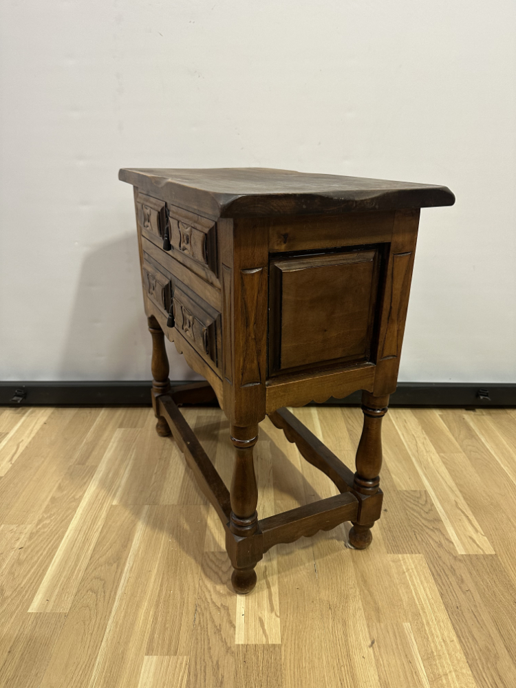 Antike spanische Kommode aus massivem Holz (ca. frühes 20. Jahrhundert) – Bild 2