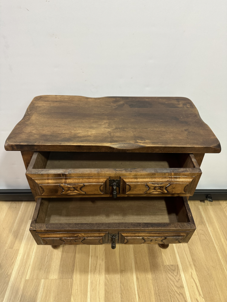 Antike spanische Kommode aus massivem Holz (ca. frühes 20. Jahrhundert) – Bild 5