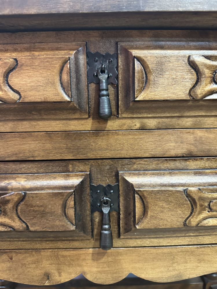 Antike spanische Kommode aus massivem Holz (ca. frühes 20. Jahrhundert) – Bild 8