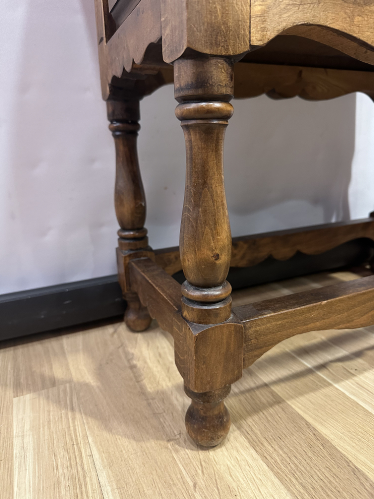 Antike spanische Kommode aus massivem Holz (ca. frühes 20. Jahrhundert) – Bild 9