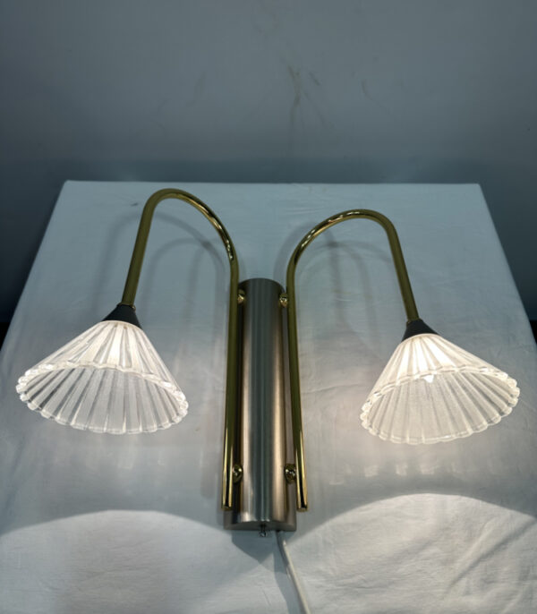 Vintage Wandleuchte mit Doppelarm und Glas Lampenschirmen, ca. 1980er Jahre