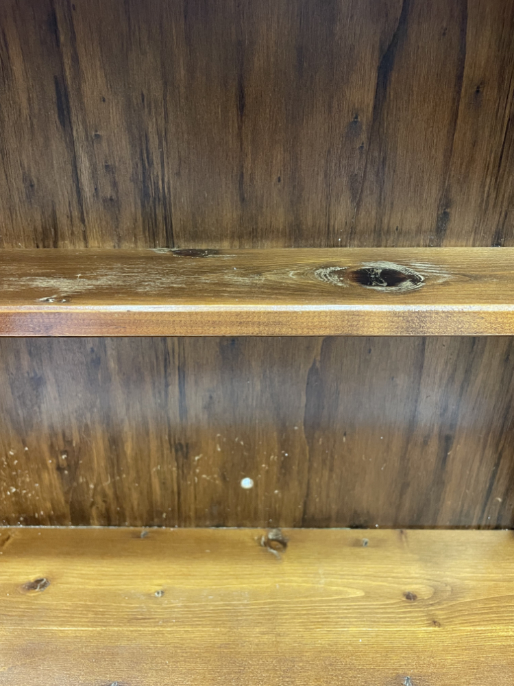 Vintage Landhaus Wandregal aus Massivholz mit Schubladen ca. 1970er Jahre – Bild 4