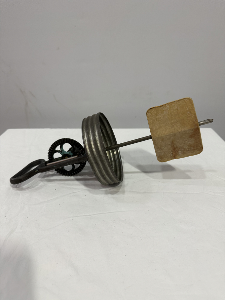 Antike Hand-Buttermaschine aus Gusseisen mit Holzkurbel, ohne Behälter, ca. frühes 20. Jahrhundert – Bild 2