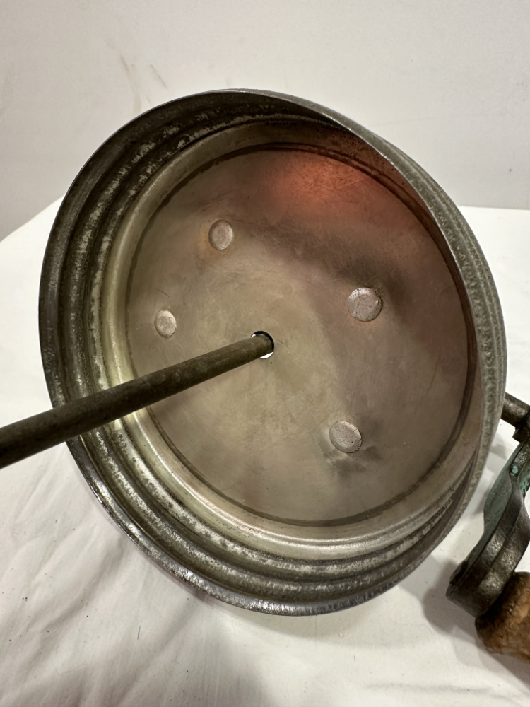 Antike Hand-Buttermaschine aus Gusseisen mit Holzkurbel, ohne Behälter, ca. frühes 20. Jahrhundert – Bild 6