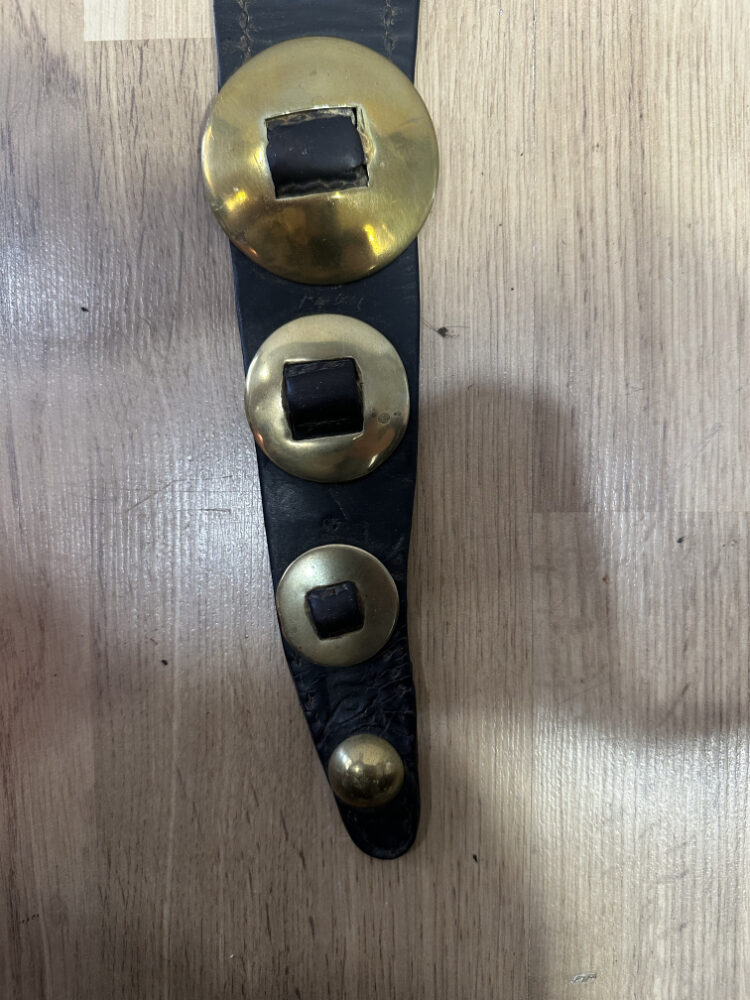 Vintage Schweizer Staatsriemen aus Leder mit Messingbeschlägen, ca. 1960er Jahre – Bild 5