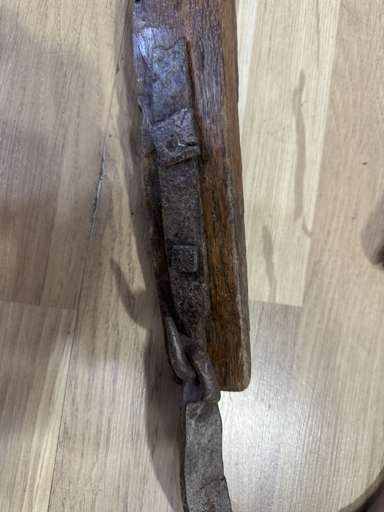 Antikes hölzernes Kuhjoch mit Eisenbeschlag, ca. frühes 20. Jahrhundert – Bild 7