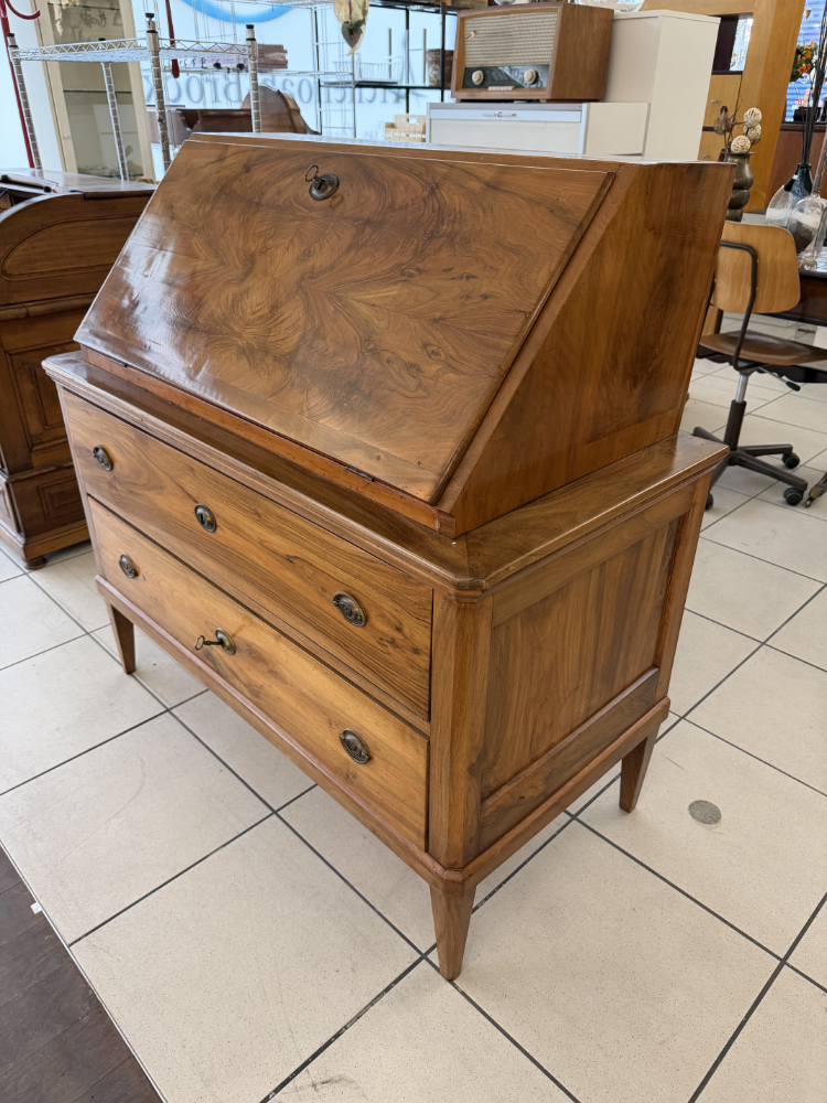 Antiker Biedermeier Sekretär aus Nussbaum mit Schreibklappe (ca. 1830–1850) – Bild 3