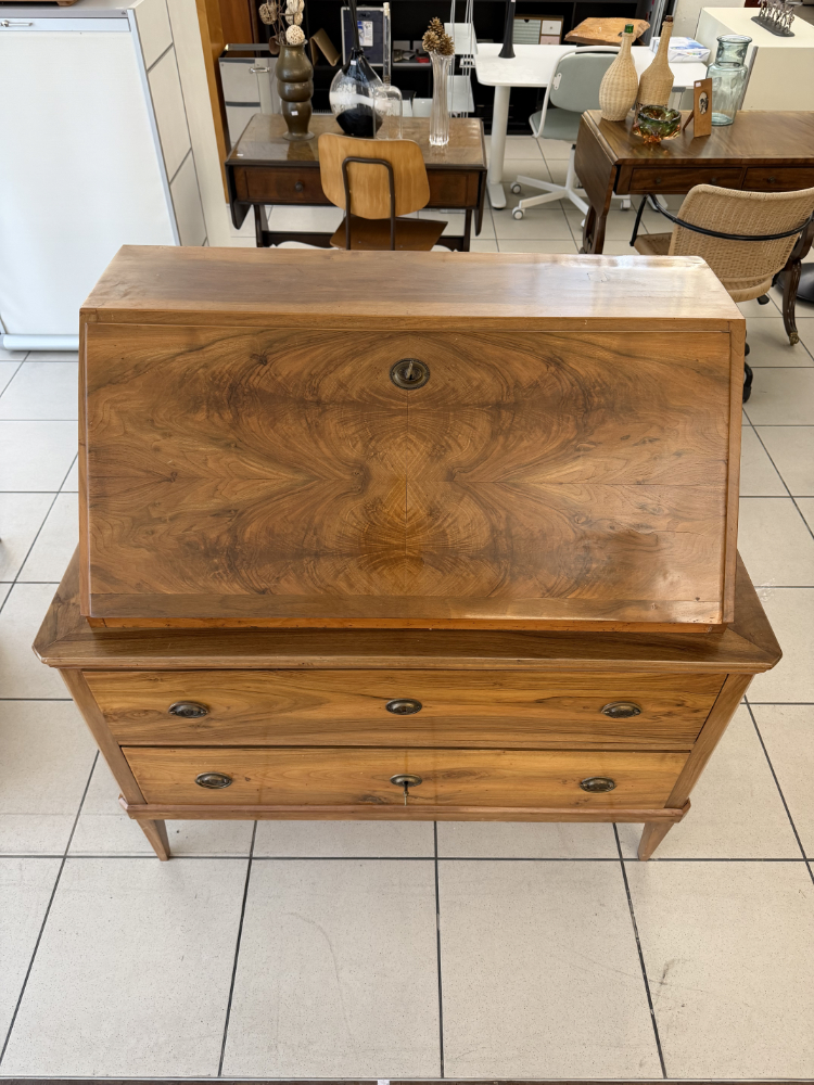 Antiker Biedermeier Sekretär aus Nussbaum mit Schreibklappe (ca. 1830–1850) – Bild 4