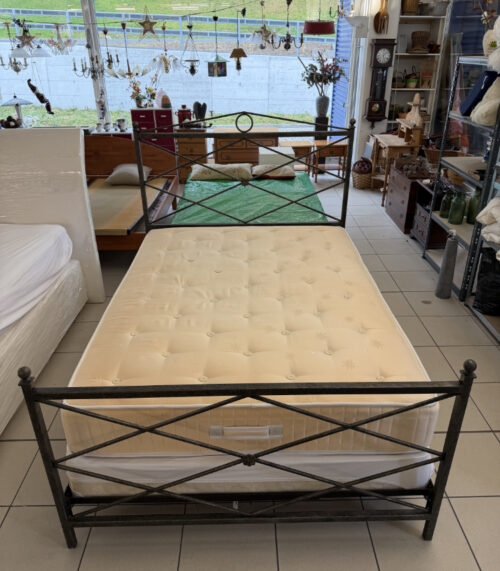 Metallbett mit hochwertiger Elite Matratze und Feder-Unterbau, 150 x 200 cm