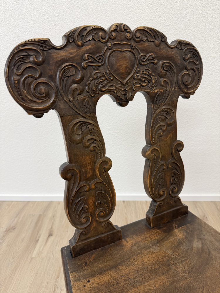 Antiker Bauernstuhl / Stabellenstuhl im Barockstil aus Massivholz mit Schnitzerei, ca. 19. Jh. – Bild 5