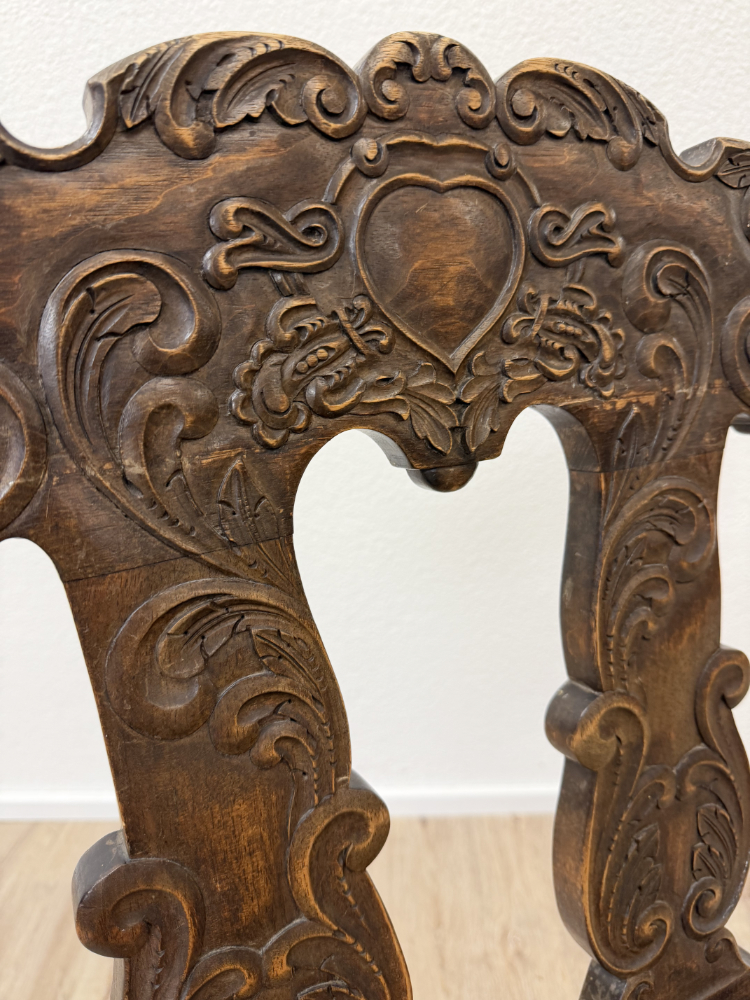 Antiker Bauernstuhl / Stabellenstuhl im Barockstil aus Massivholz mit Schnitzerei, ca. 19. Jh. – Bild 6