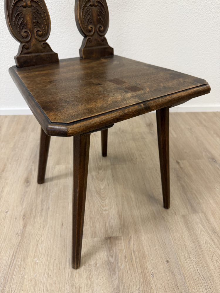 Antiker Bauernstuhl / Stabellenstuhl im Barockstil aus Massivholz mit Schnitzerei, ca. 19. Jh. – Bild 7