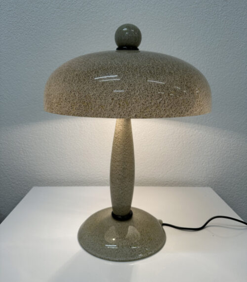 Vintage Mid-Century Design Tischlampe aus Murano Glas mit gesprenkelter Struktur und Messingfassung ca. 1960er-1970er Jahre