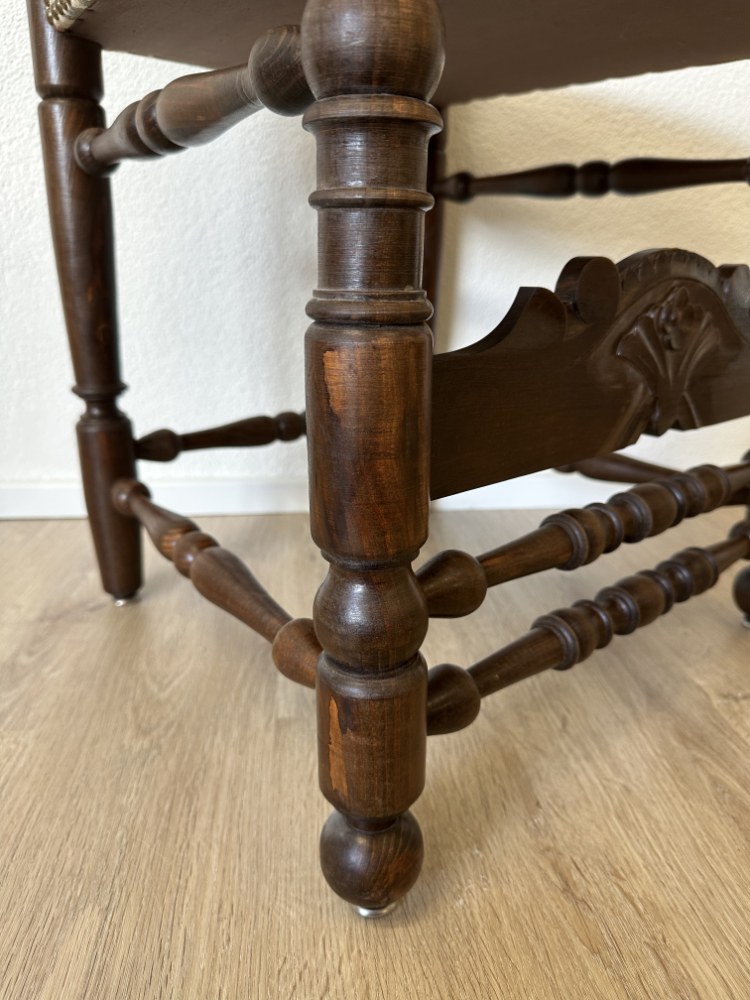 Antiker geschnitzter Holzstuhl mit Blumenrelief und Gobelin-Sitz, ca. Ende 19. Jh. bis frühes 20. Jh. – Bild 10