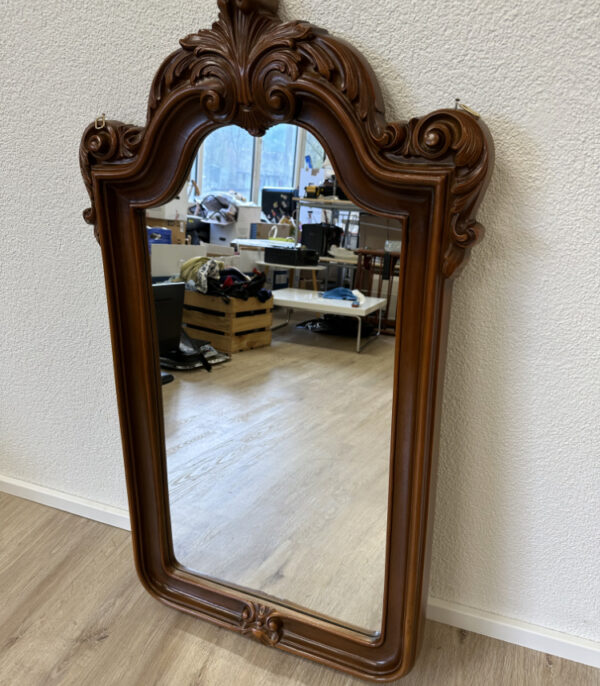 Vintage Wandspiegel mit geschnitztem Holzrahmen im Barockstil, ca. 1970er-1980er Jahre