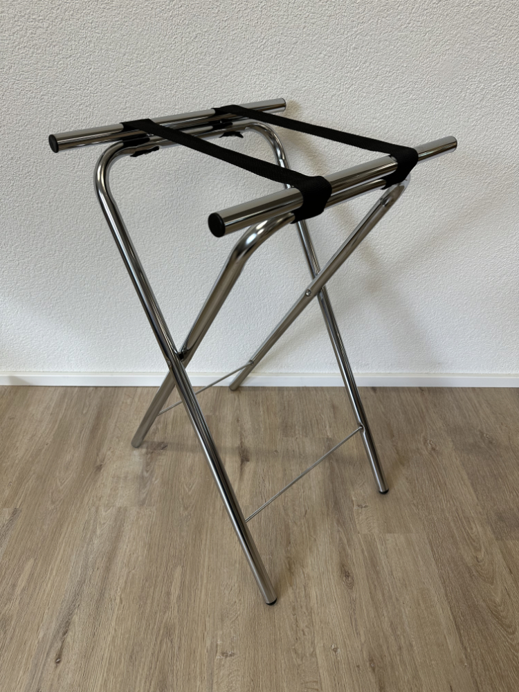 Klappbarer Kofferständer aus Chrom mit schwarzen Gurten – Bild 2