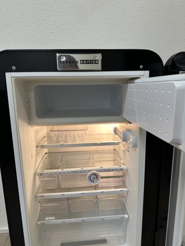 Retro Bosch Kühlschrank „Classic Edition“ in Schwarz – Bild 6