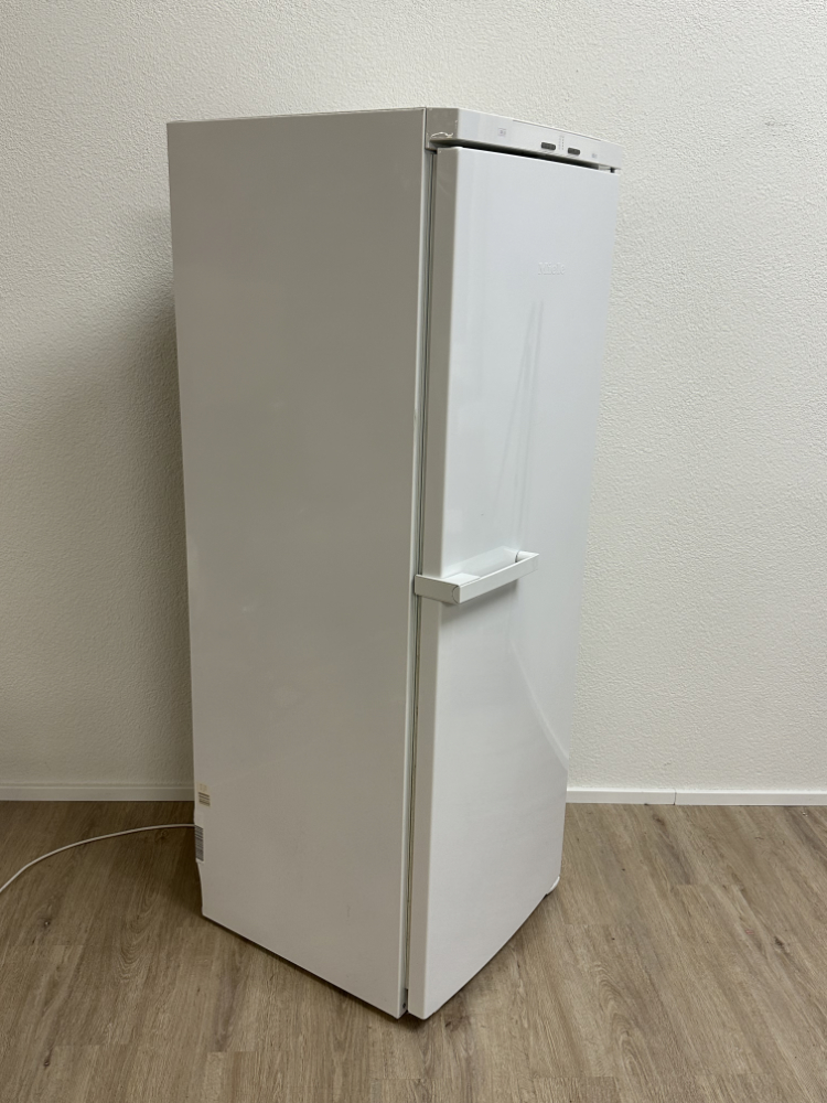 Miele NoFrost Gefrierschrank FN12620S (224 l Nutzinhalt) – Bild 12
