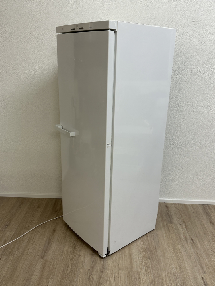 Miele NoFrost Gefrierschrank FN12620S (224 l Nutzinhalt) – Bild 2
