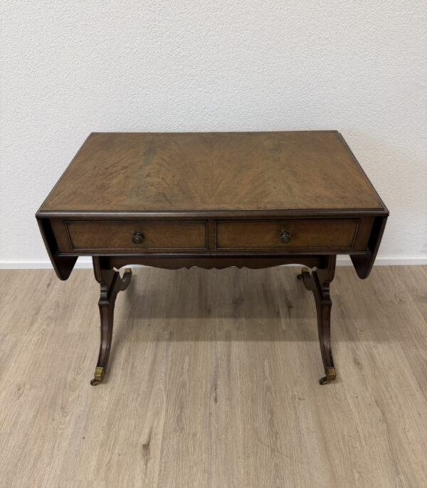 Vintage Regency Schreibtisch mit Klappflügeln in Nussbaumfurnier