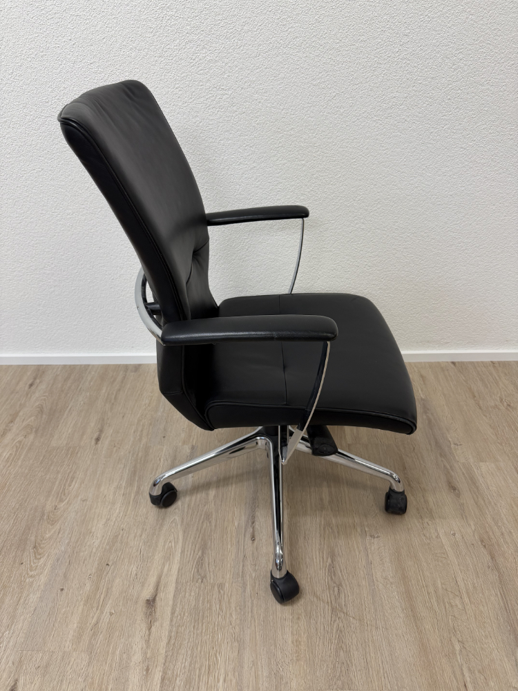 ZUCO Bürodrehstuhl aus schwarzem Leder mit Chromgestell – Bild 2
