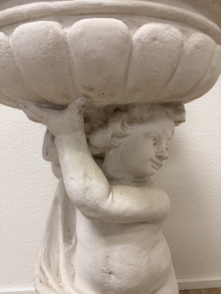 Garten Putten-Steinfigur mit Blumenschale (Steinguss) – Bild 5