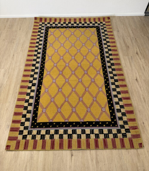 Vintage Design-Teppich in Gelb, Schwarz und Rosé mit grafischem Muster, 240 x 150 cm