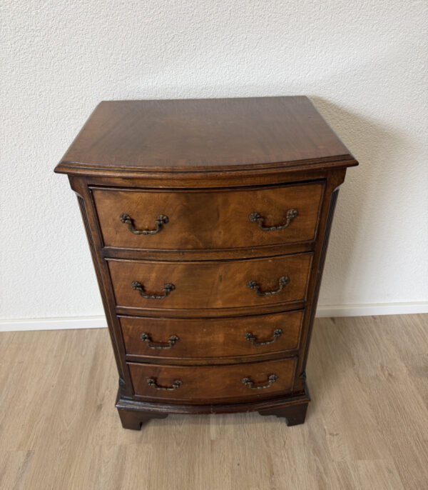 Antike Edwardian Kommode aus geflammtem Mahagoni, England um 1920