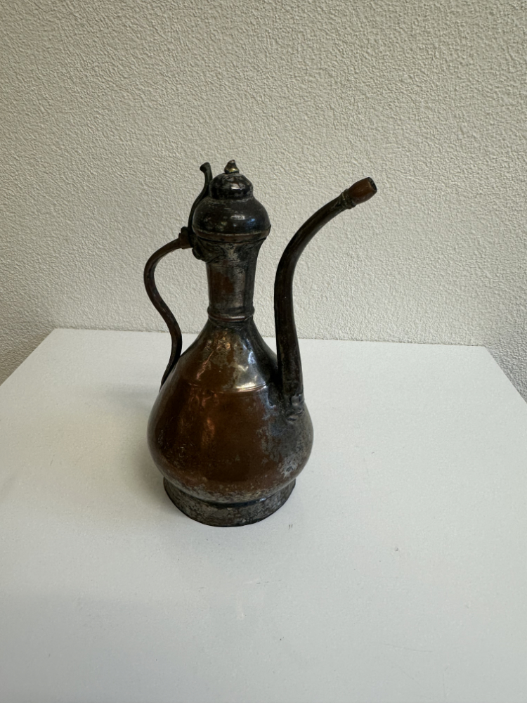 Antike Kupferkanne mit Klappdeckel und langem Ausguss (ca. 19. Jahrhundert) – Bild 2