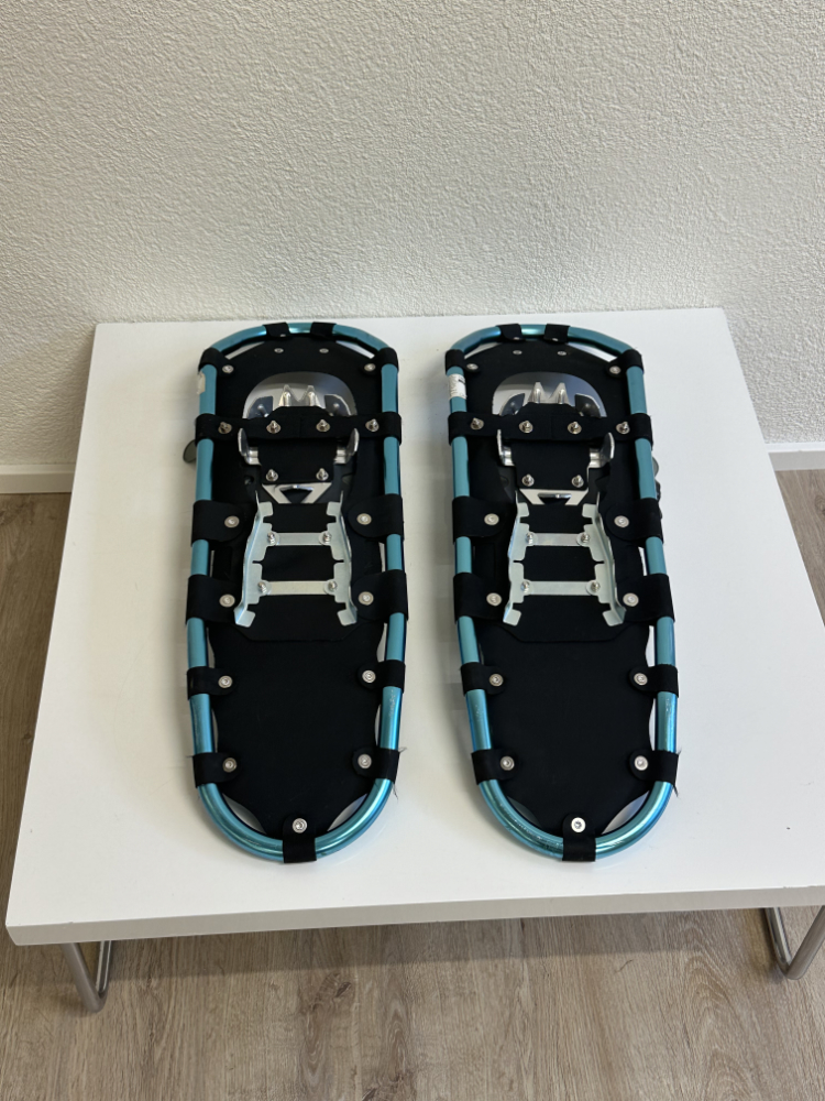 Moderne Schneeschuhe Adventuridge mit Steighilfe und Riemenbindung – Bild 5