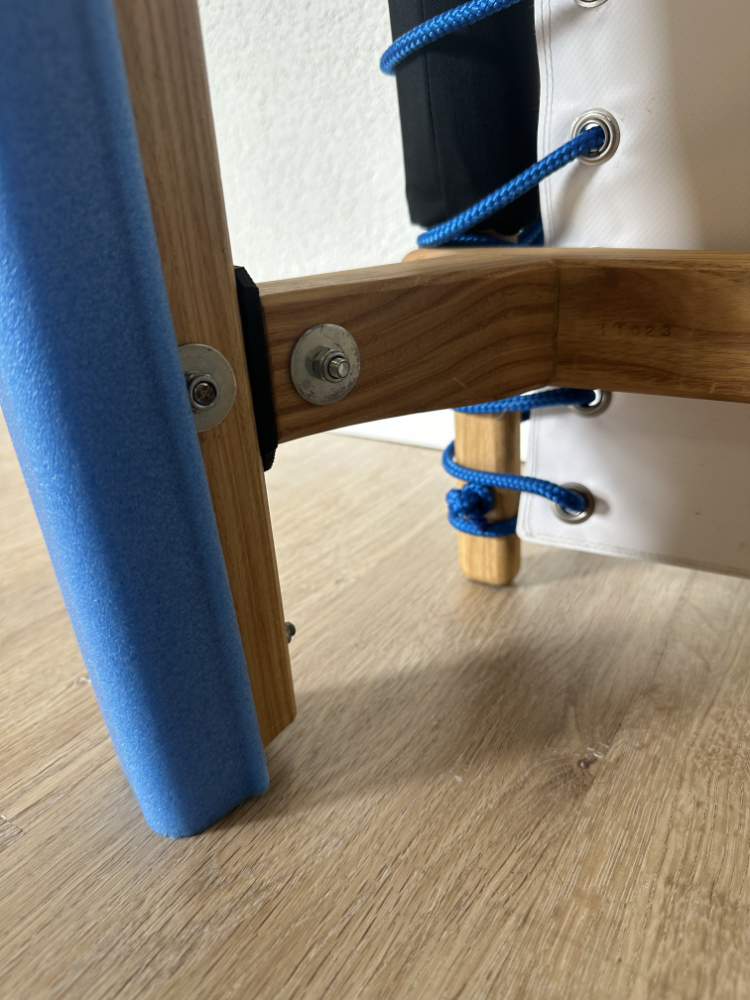 Luzerner Rodel "Der Allrounder" aus Eschenholz mit Stahlkufen und Lenkseil, Caritas Luzern – Bild 6