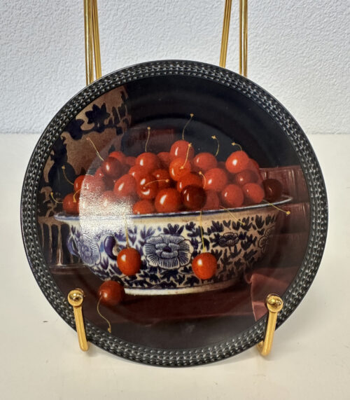 Bernardaud Limoges Tortenplatte auf Fuss mit Kirschmotiv "Cerises" von Jean-Claude Chauray