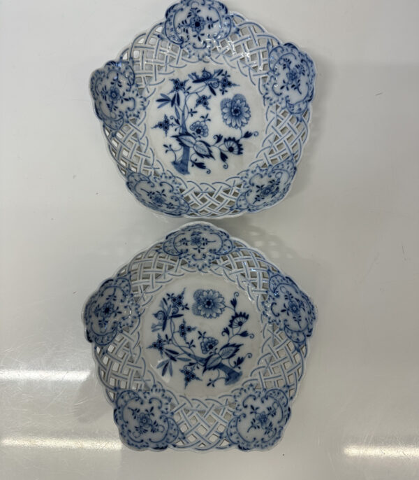 2er-Set Meissen Durchbruch-Schalen mit blauem Zwiebelmuster
