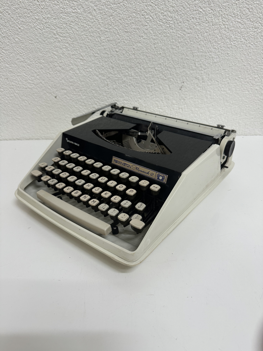Vintage Mid Century Reiseschreibmaschine Remington Monarch-2 (ca. 1960er Jahre) – Bild 5