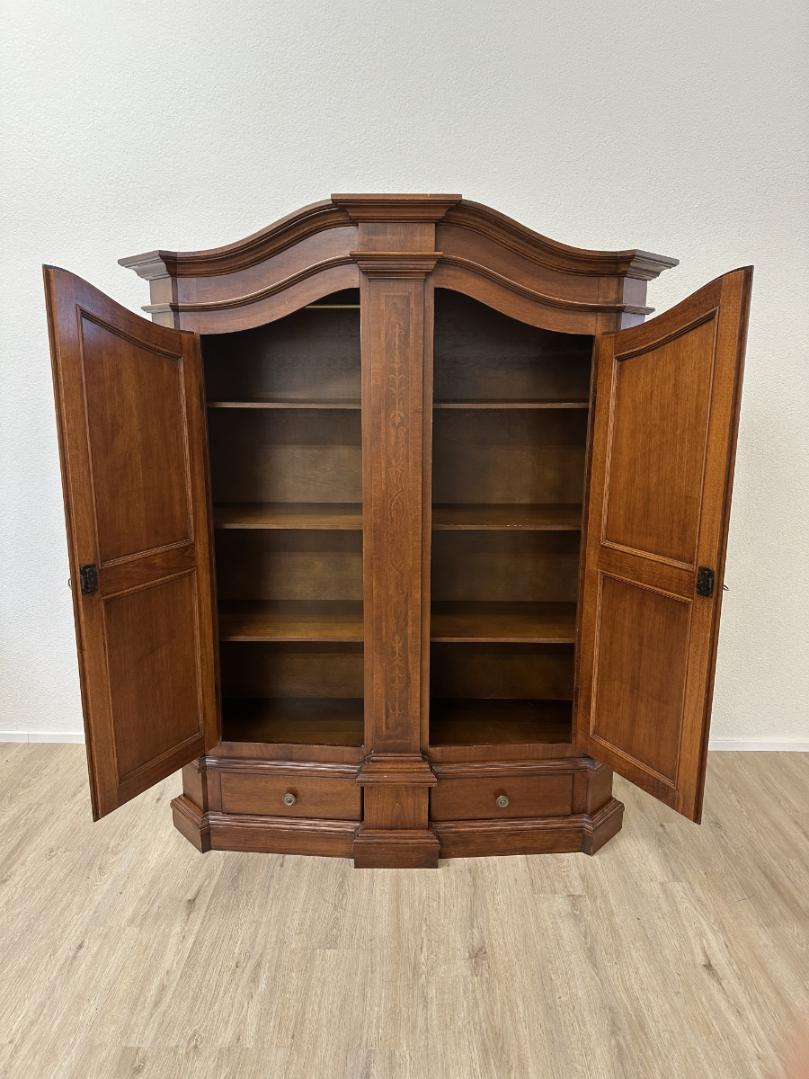Klassischer Furnier-Schrank mit Intarsien und 2 Schubladen – Bild 2
