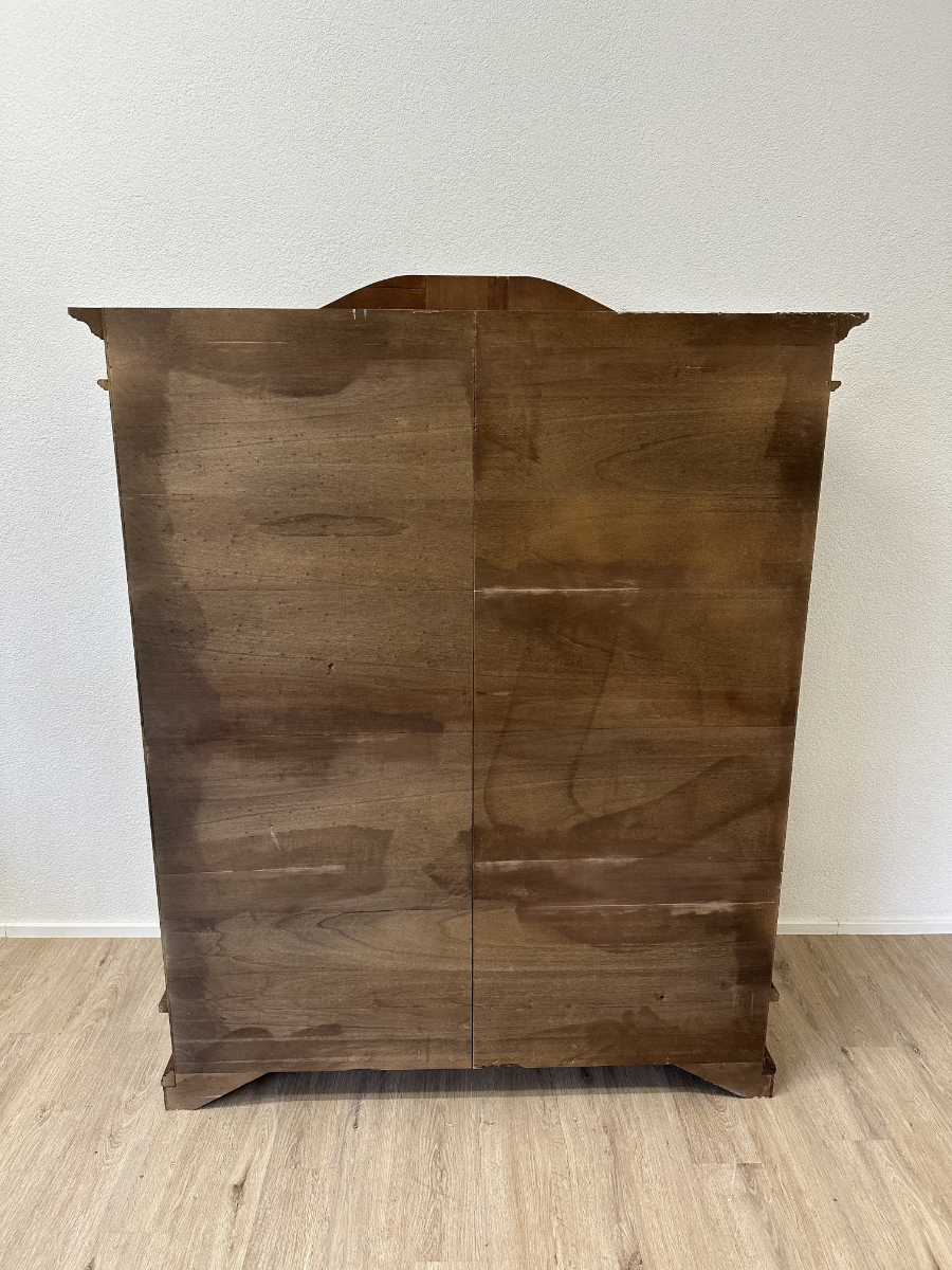 Klassischer Furnier-Schrank mit Intarsien und 2 Schubladen – Bild 9