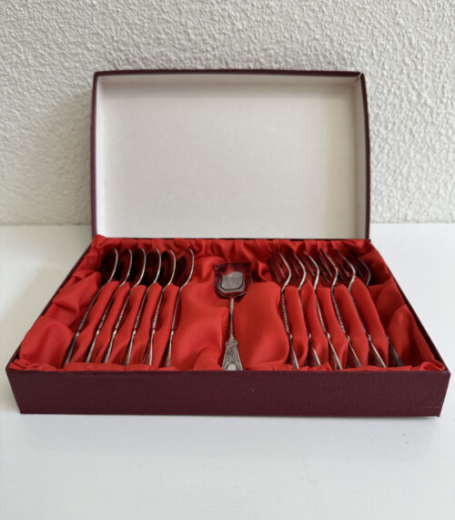 Versilbertes Metall Besteckset mit Box, 13-teilig