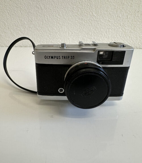 Vintage Kompaktkamera Olympus Trip 35 mit Zuiko-Objektiv (ca. 1967–1984)