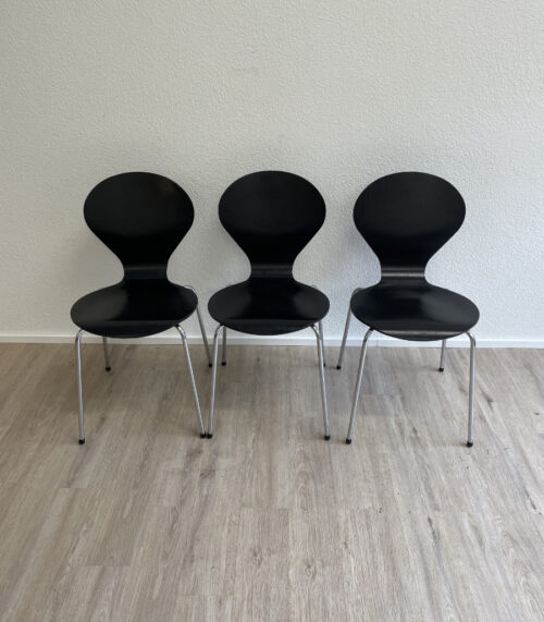 3er-Set Danerka Designstühle aus Dänemark mit Chromgestell