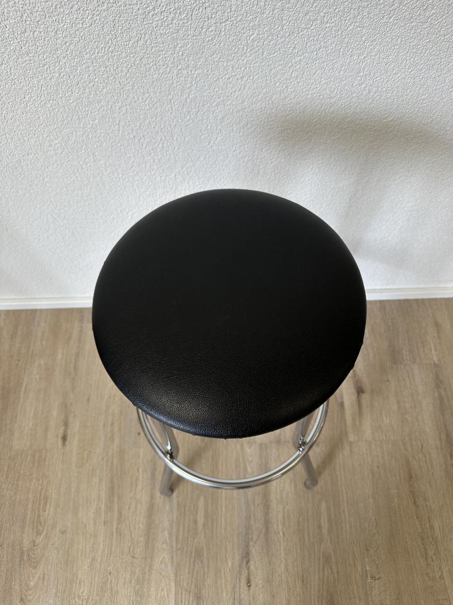 Bartisch-Set mit Stauraum und zwei Barhockern – Bild 13