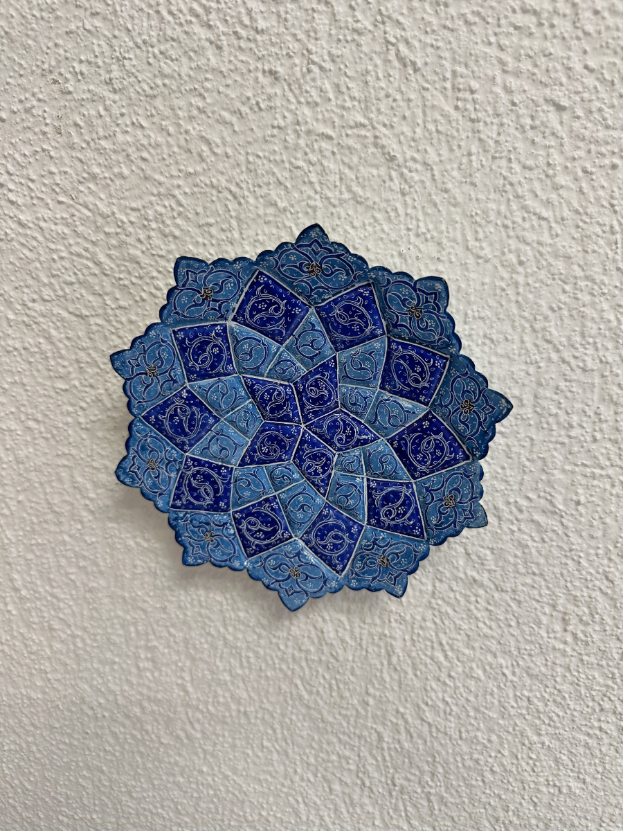 Handbemalter persischer Emaille Wandteller in Blau mit Aufhängung – Bild 7