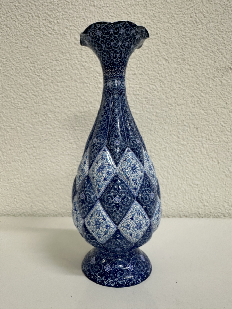 Persische Emaille-Vase Ahoora Mina (R. Amini) in Blau Weiss – Bild 2