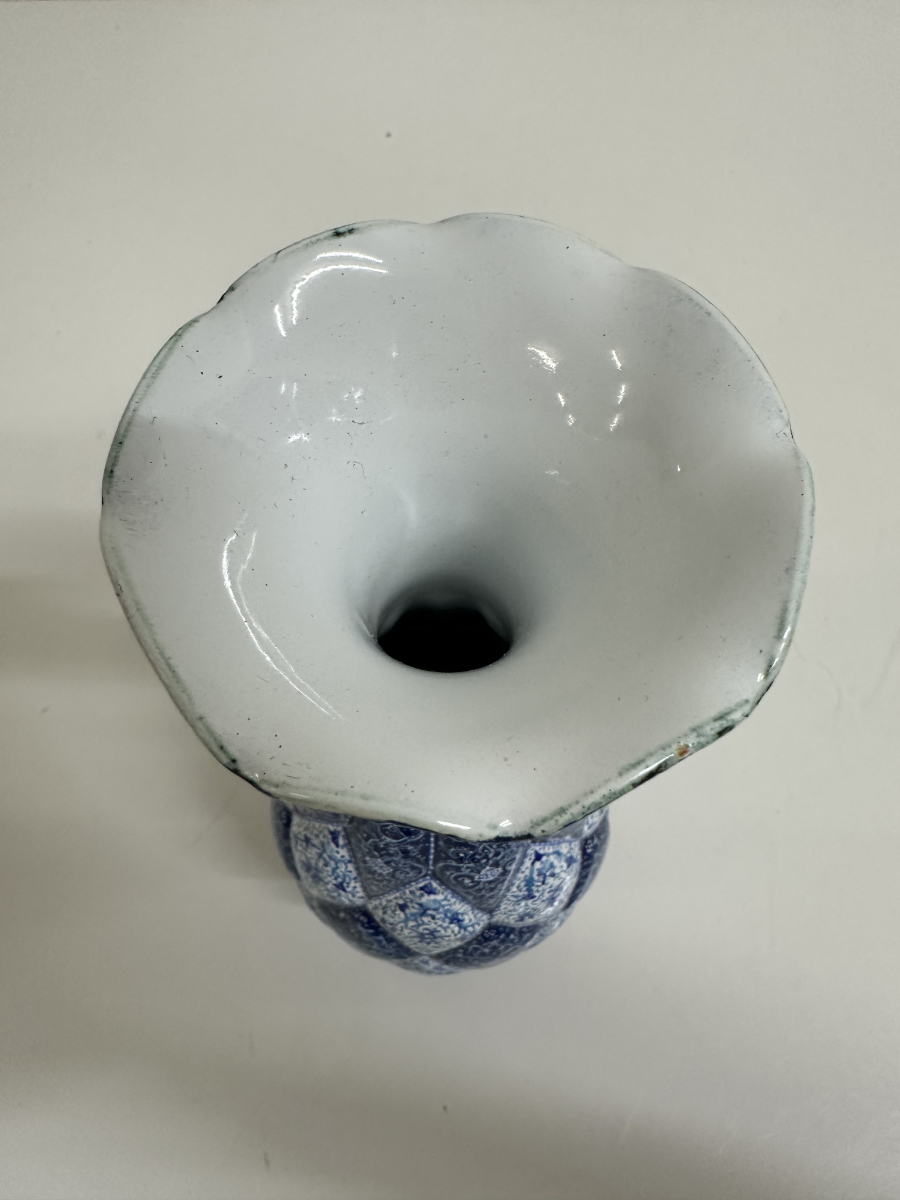 Persische Emaille-Vase Ahoora Mina (R. Amini) in Blau Weiss – Bild 3
