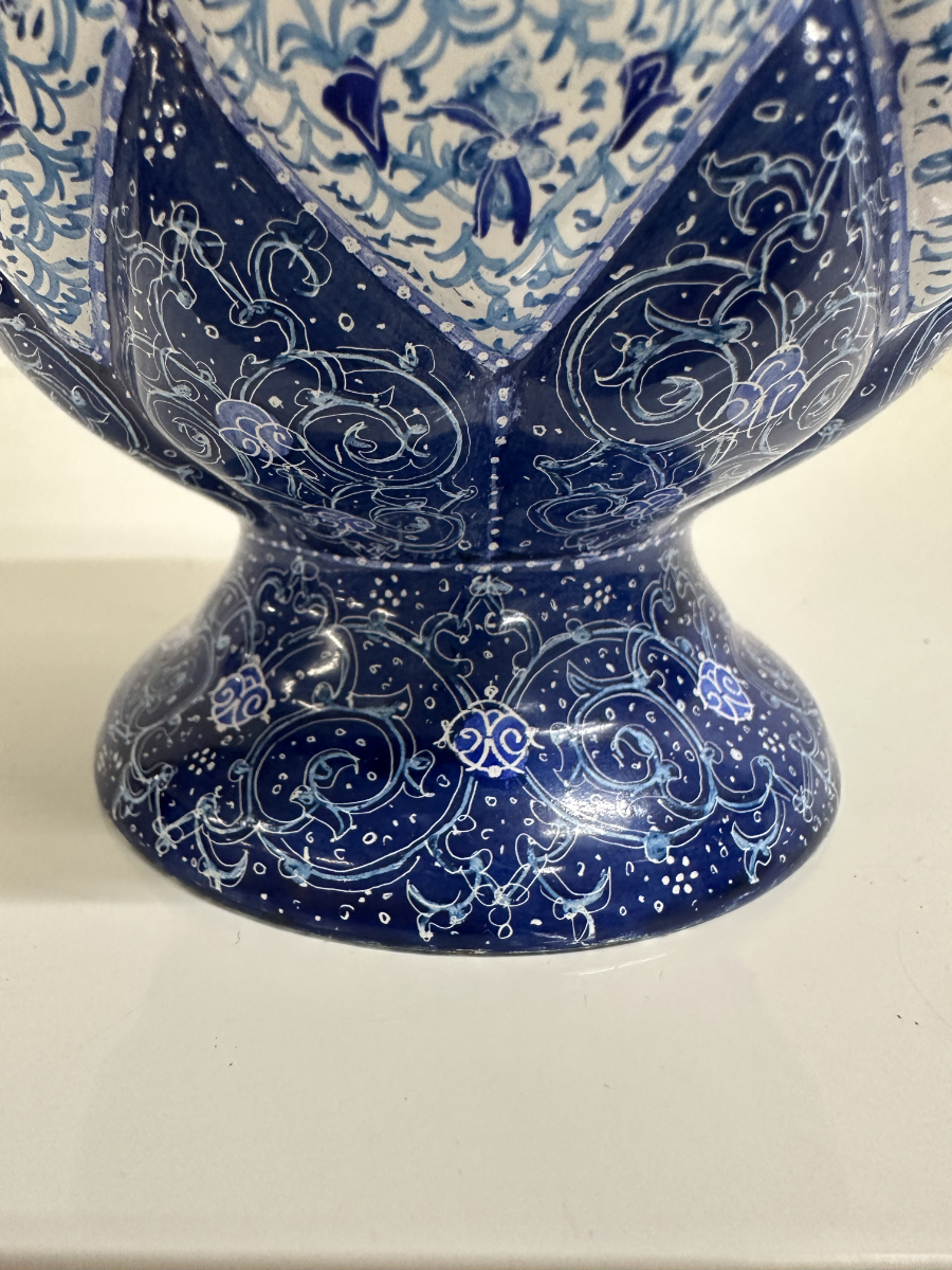 Persische Emaille-Vase Ahoora Mina (R. Amini) in Blau Weiss – Bild 6