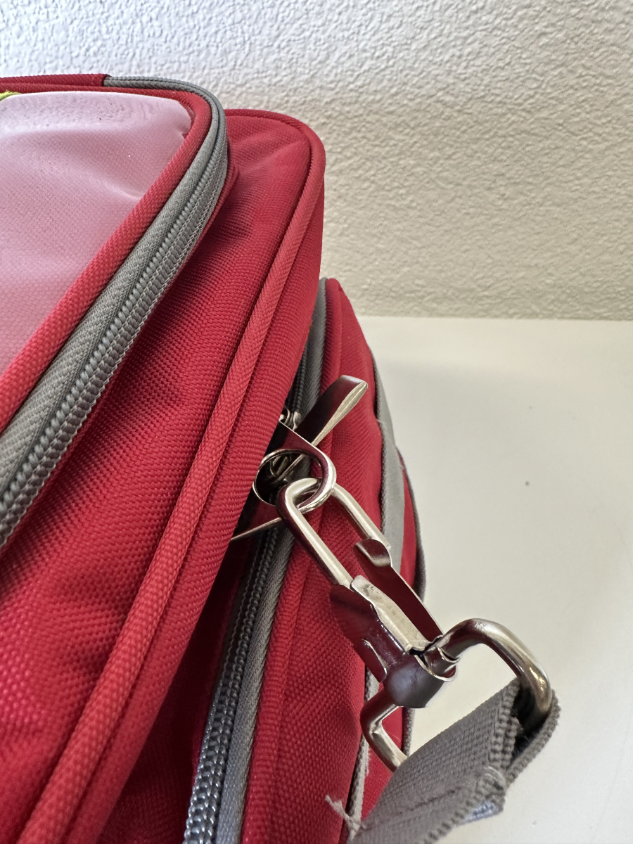 Rote Medizin Tasche mit Isolierfach und vielen Staufächern – Bild 11