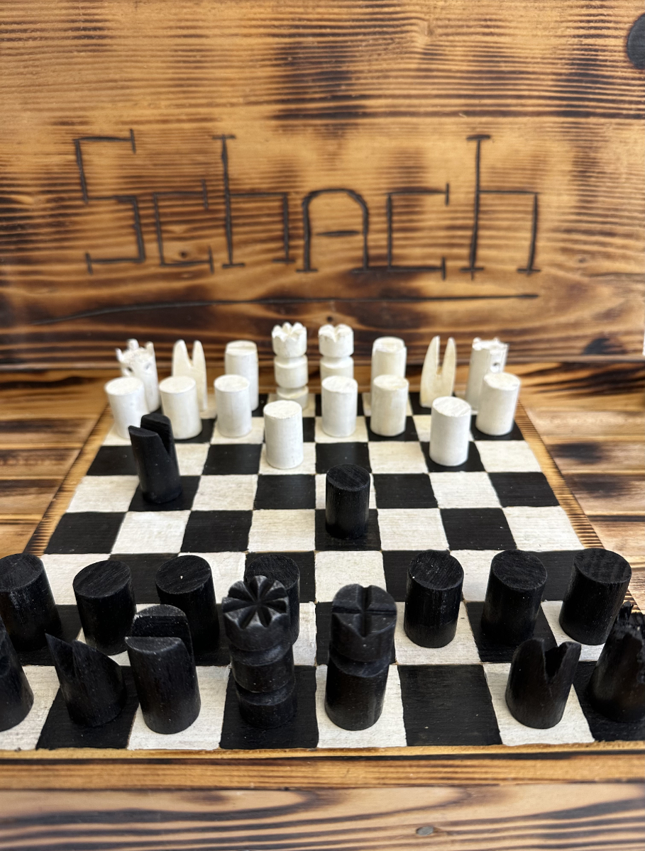 Vintage handgemachtes Schachspiel aus Massivholz – Bild 3