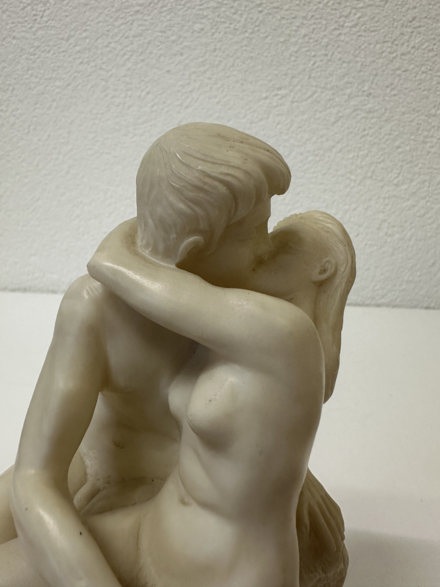 Vintage Skulptur "Le Baiser" nach Auguste Rodin, dekorative Nachbildung – Bild 5