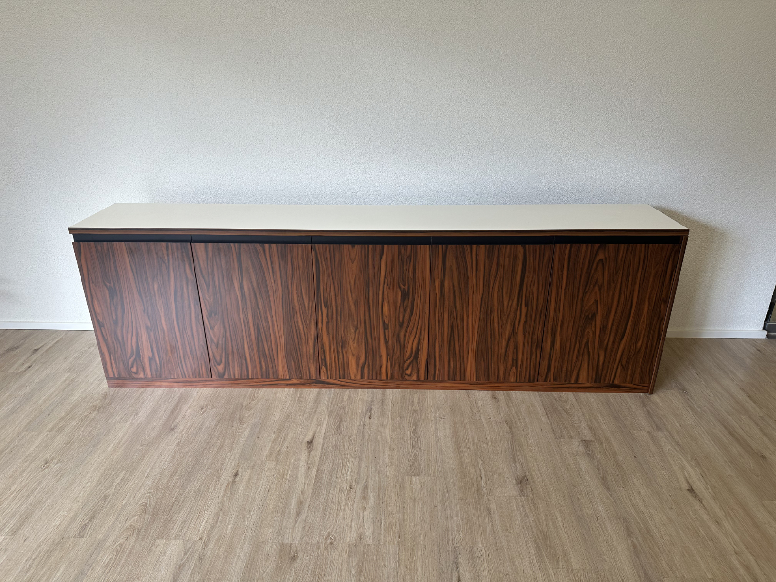 Design Sideboard in Palisanderoptik mit viel Stauraum, um 1990